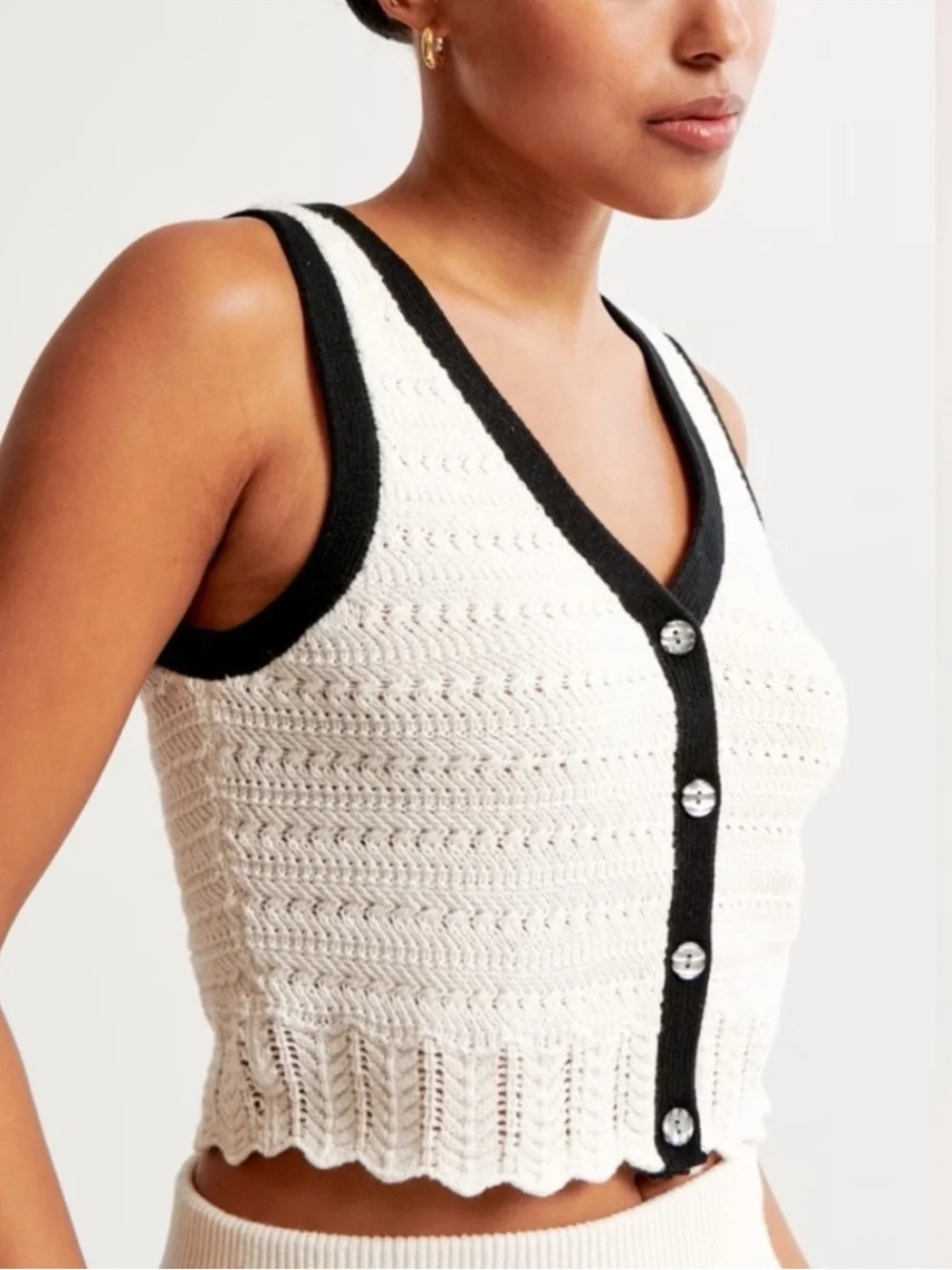 Abercrombie & Fitch Women's Crochet-Style Sweater Vest XL NWT - Picture 3 of 8